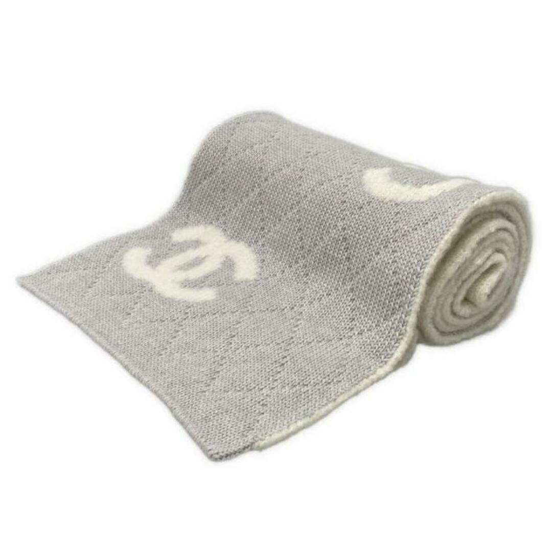 CHANEL - CHANEL(シャネル) マフラー美品 - 白×ライトグレー カメリア