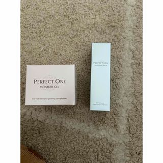 PERFECT ONE - パーフェクトワン モイスチャージェル〈美容液ジェル
