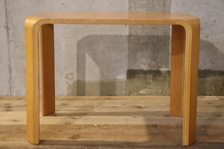 Tendo(天童木工)より建築家 坂倉準三の研究所がデザインしたAntler