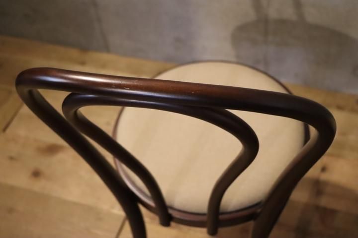 日本で唯一の曲木家具専門ブランドAKIMOKU(秋田木工)のブナ材