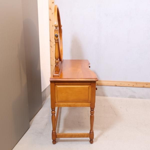 横浜クラシック家具 Daniel(ダニエル)のアーリーアメリカンシリーズ A