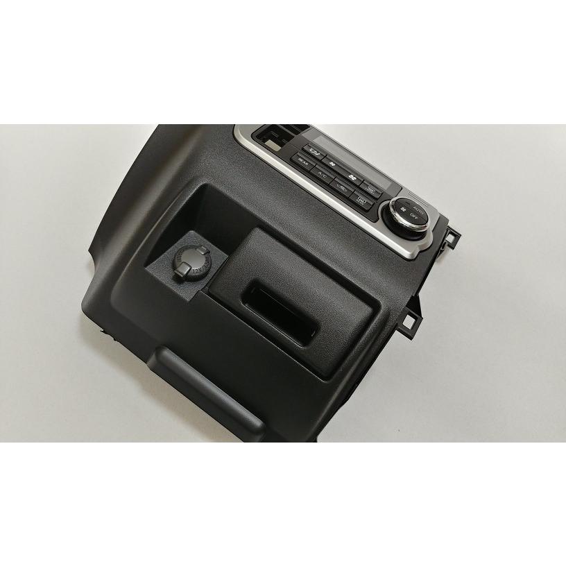 トヨタ（TOYOTA） トヨタ純正 エアコンパネル [シルバー] ハイエース