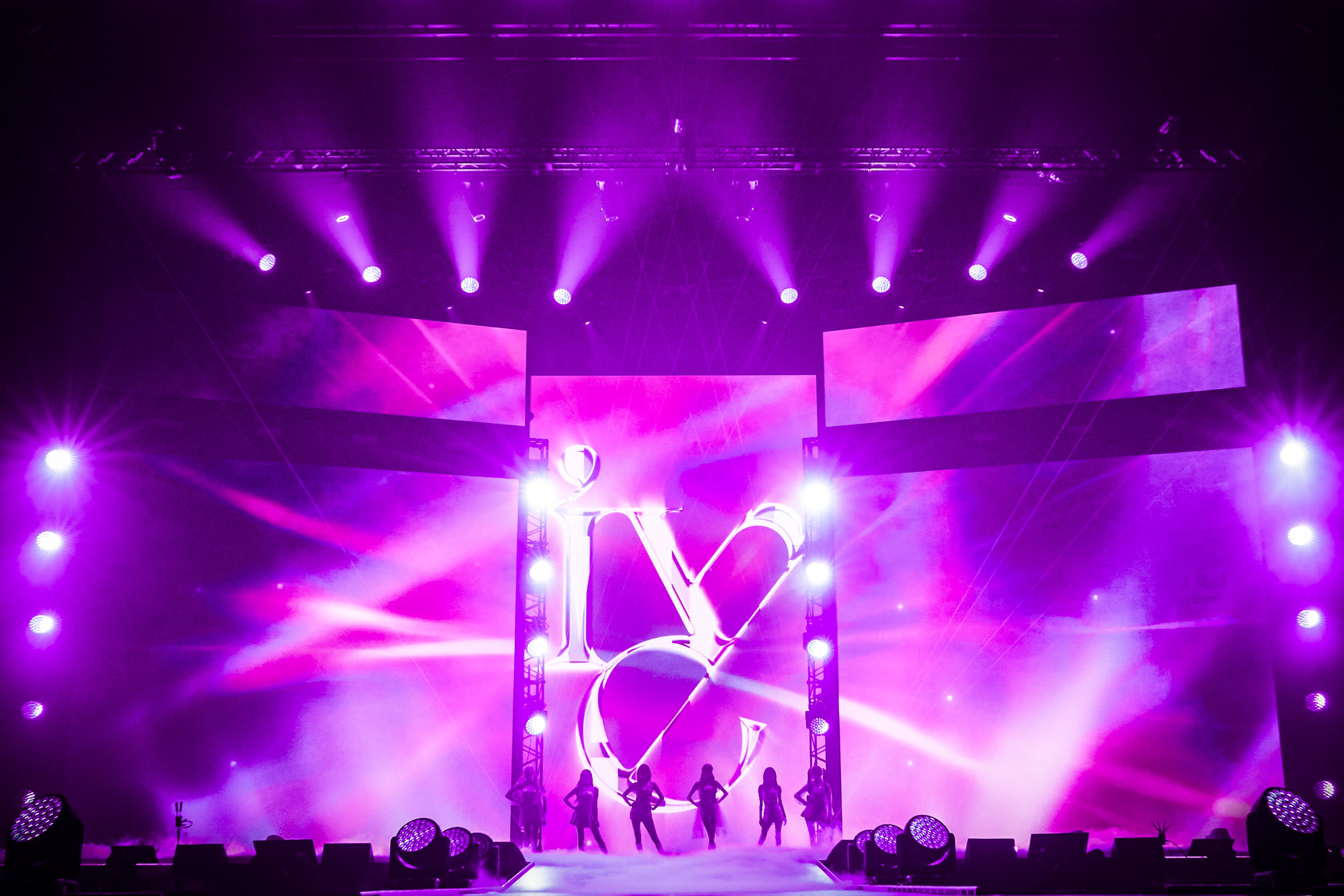 IVE THE 1ST WORLD TOUR 'SHOW WHAT I HAVE' IN JAPAN」東京ドーム公演