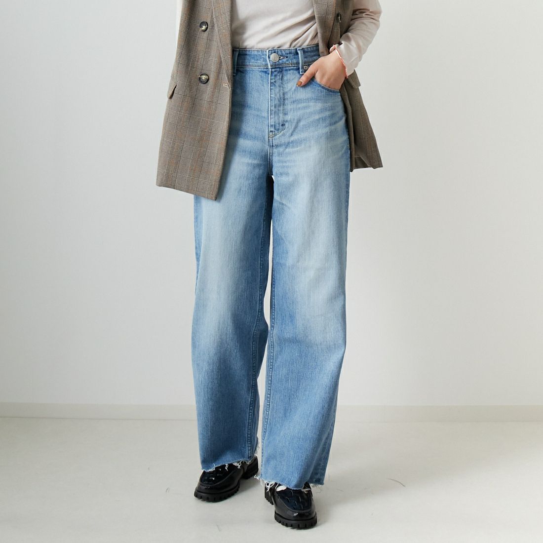 YANUK ヤヌークワイドストレートLILITH 23