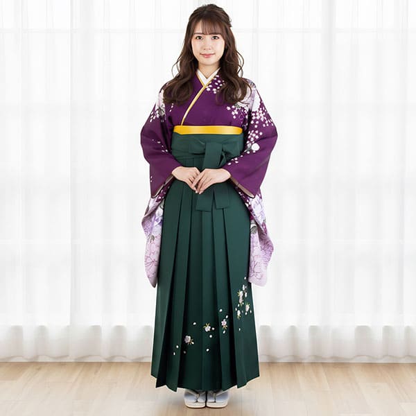 紫色地に牡丹と小花・緑袴（刺繍） （二尺袖）／卒業式 | 宅配着物