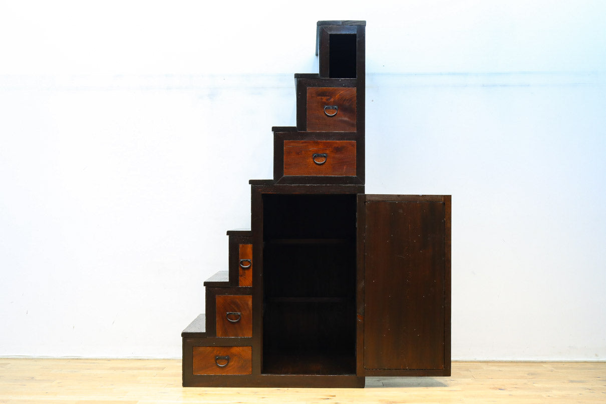 大珍品‼ 美しい歳月を重ねた風格漂う京都半間階段箪笥 BB2999 – 古福庵