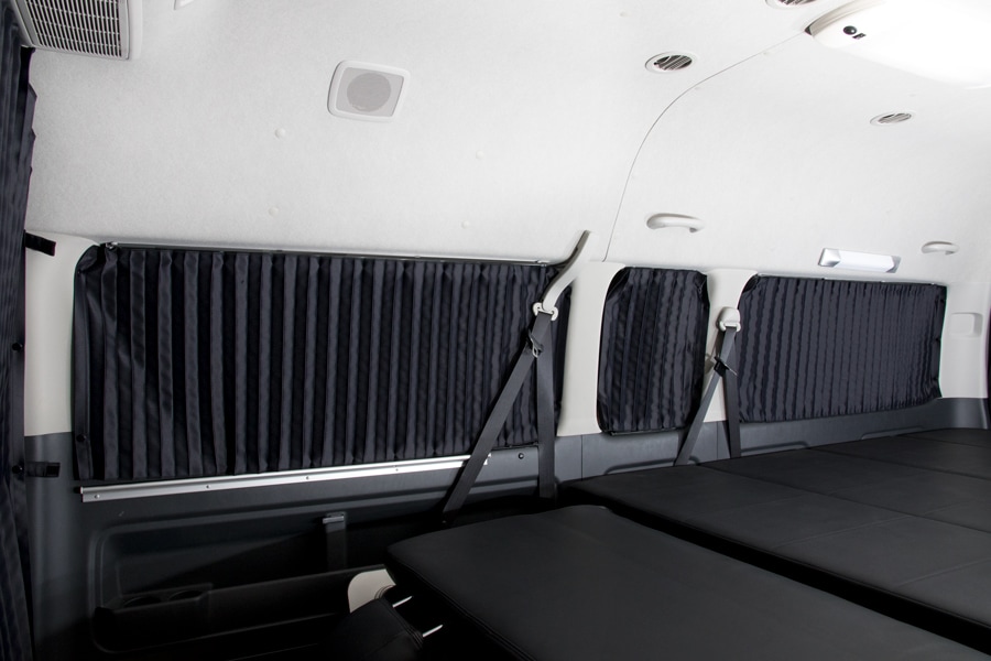 ハイエース遮光カーテン リアセット - ユーアイビークル