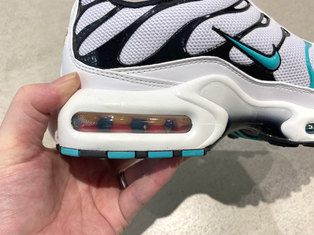 マップラ」の愛称で親しまれる「ナイキ エア マックス プラス」の今季