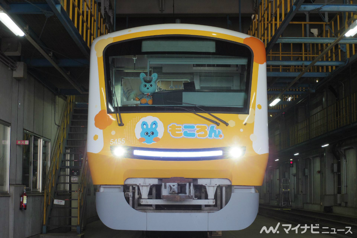 小田急電鉄5000形「もころん号」フルラッピング「隠れもころん」も