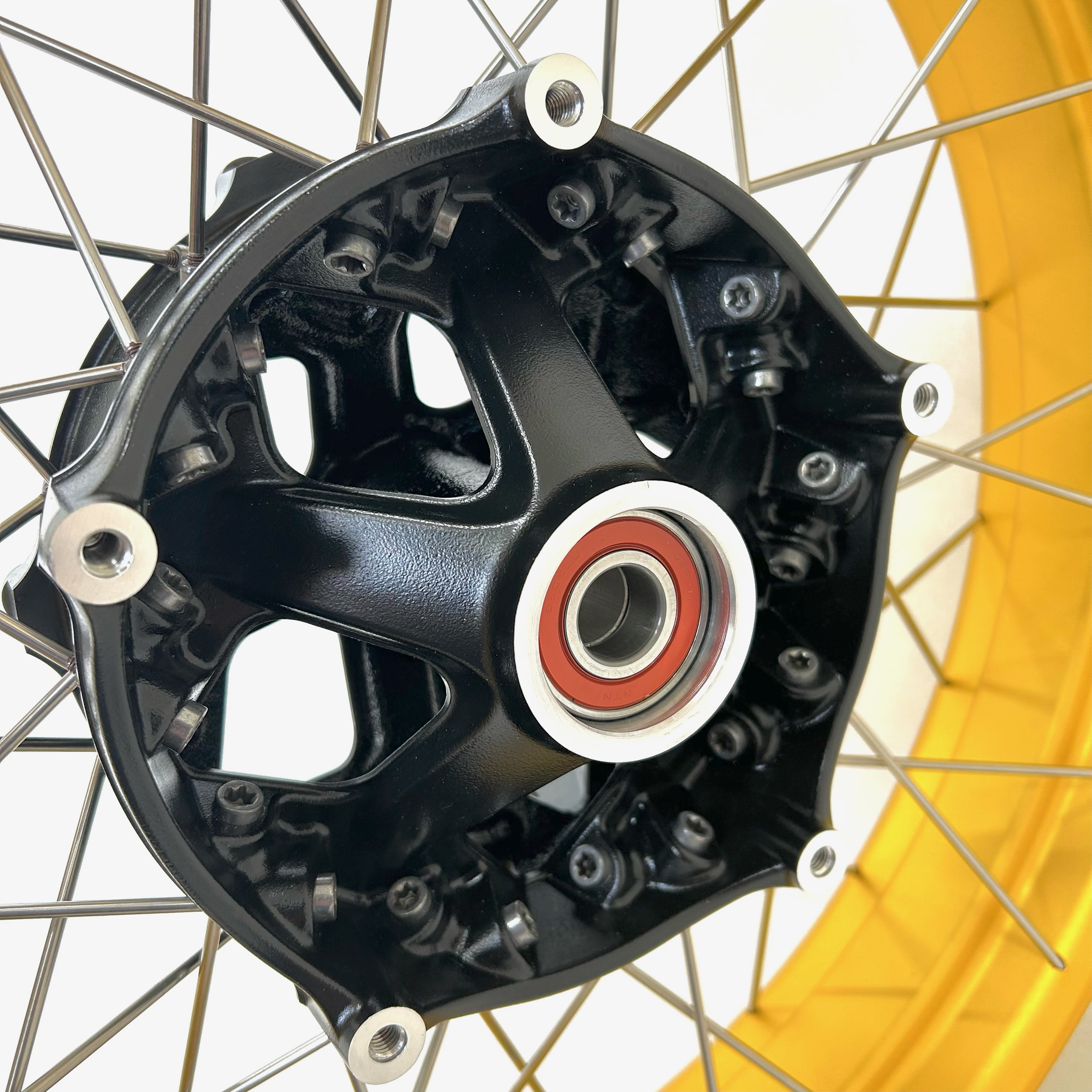 クロススポークタイプのチューブレスホイールについて｜株式会社オー