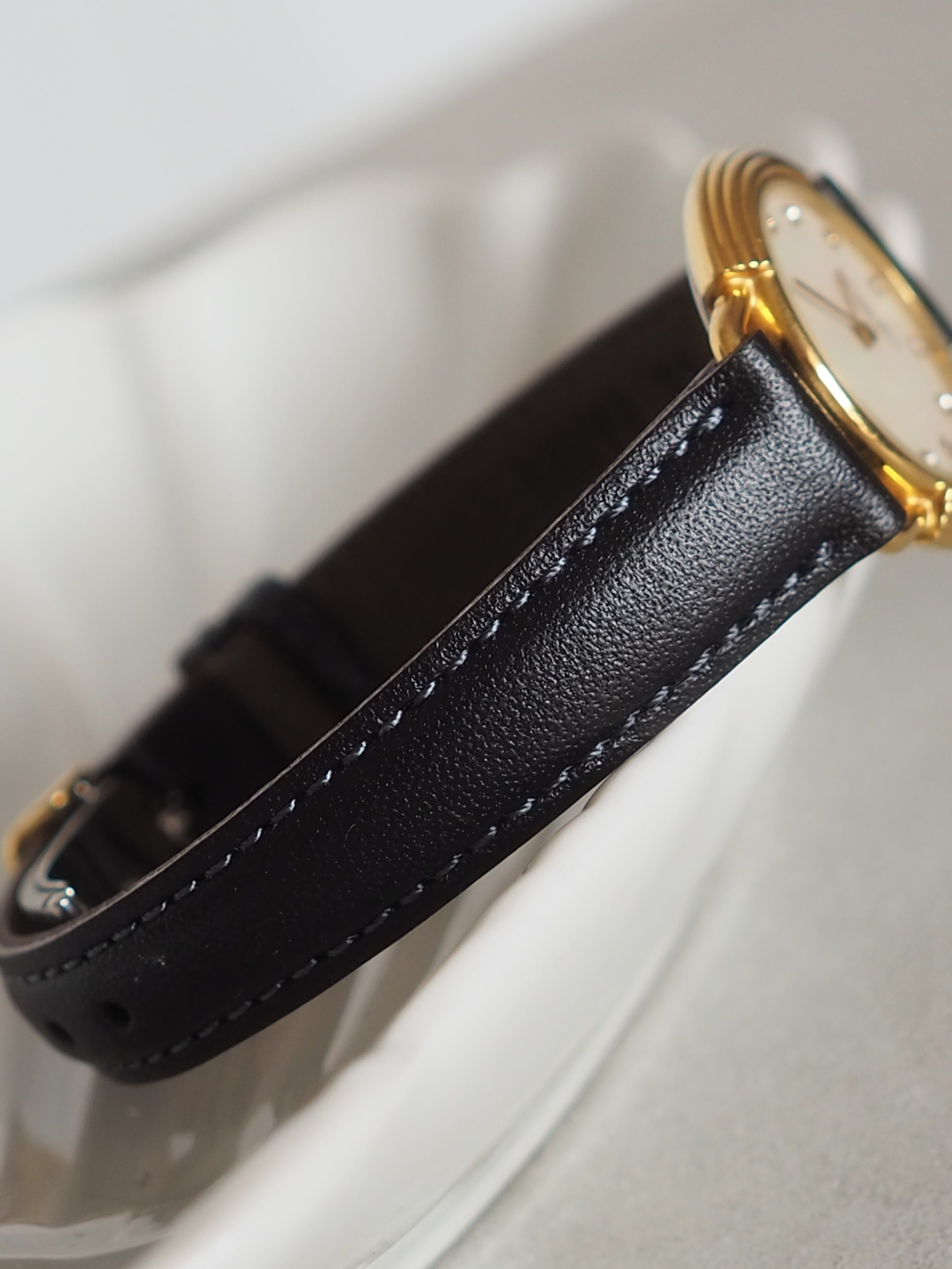 Christian Dior ディオール ラウンド シェル ウォッチ 腕時計