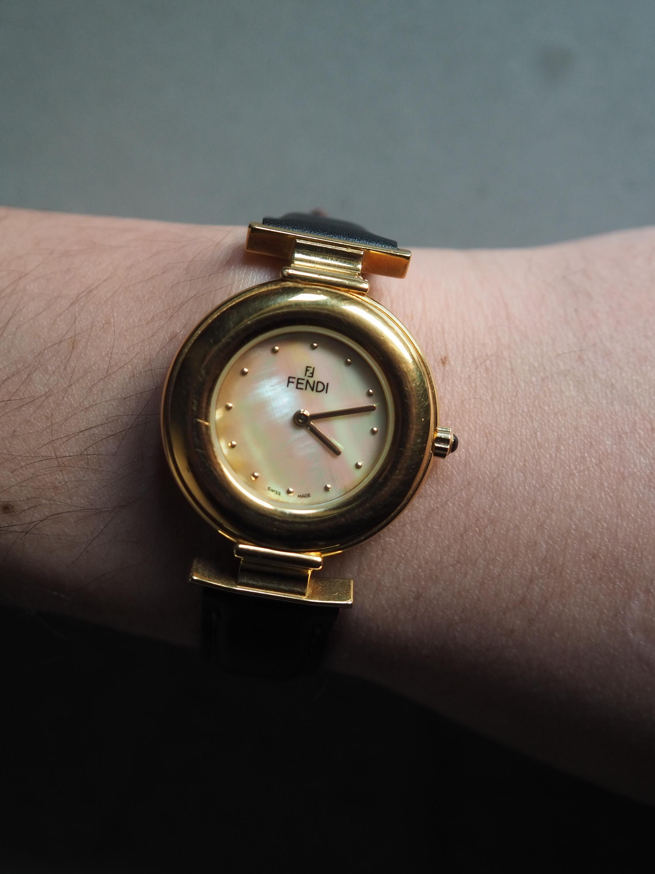 FENDI ヴィンテージ フェンディ ラウンド シェル ウォッチ 腕時計 ユニ