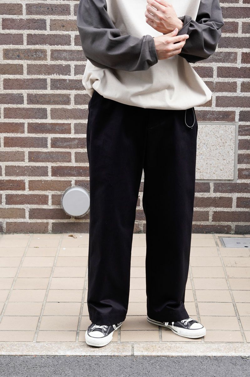 NO TUCK CHINO TROUSERS[BLACK] | 1LDK (ワンエルディーケー) 公式サイト