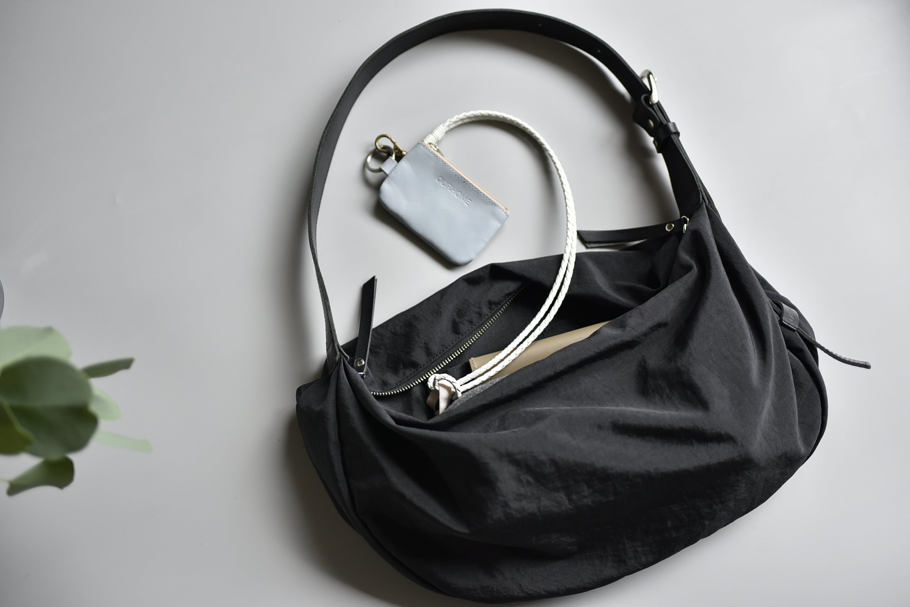 ムーンショルダーバッグ – OURHOME