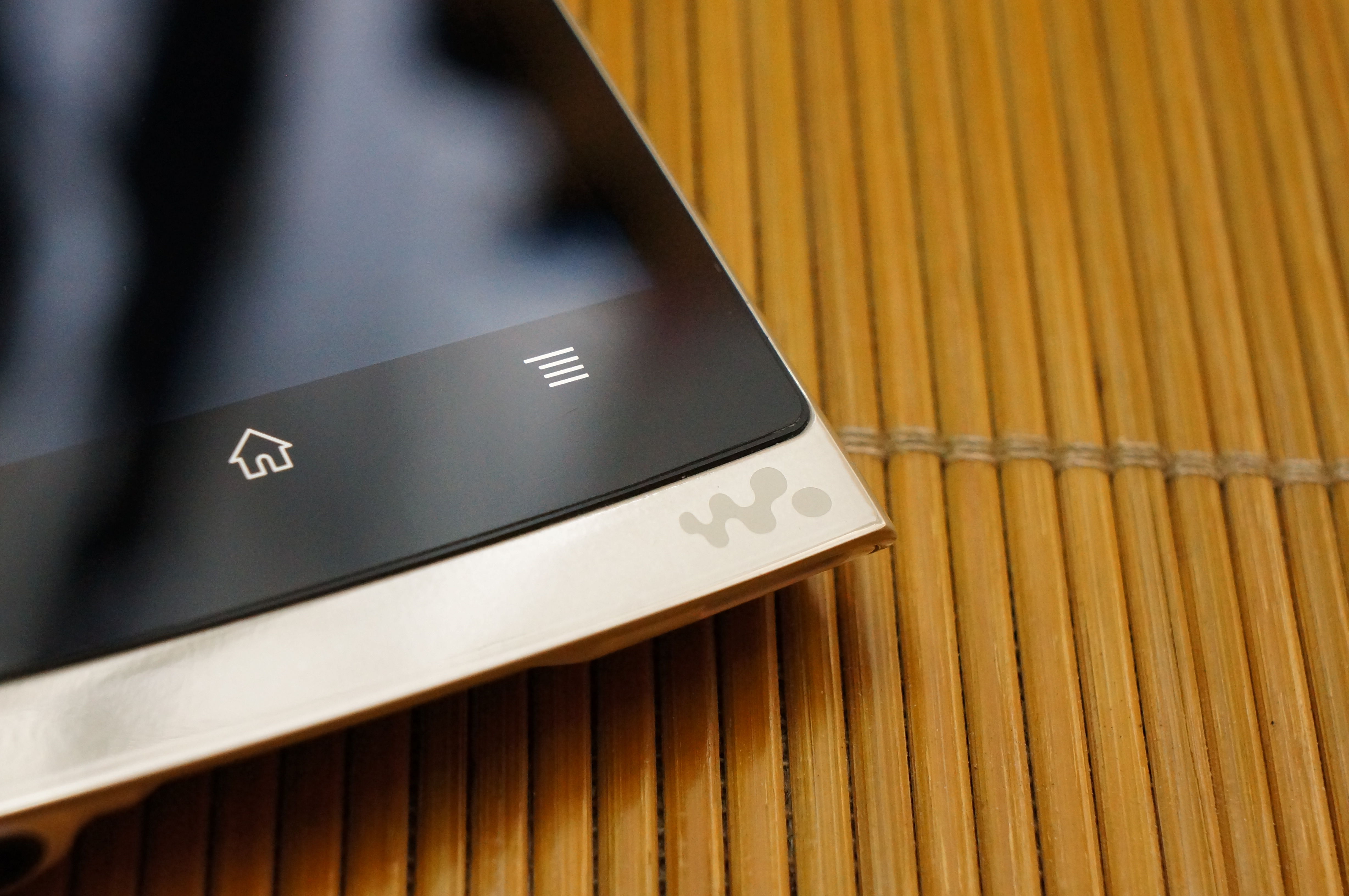 鳳毛麟角，不可多得－真，SONY Walkman NW-Z1070限定白金白開箱