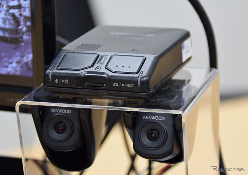 ケンウッド、彩速ナビ連携型2カメラドラレコ発売へ フルHDで前後同時