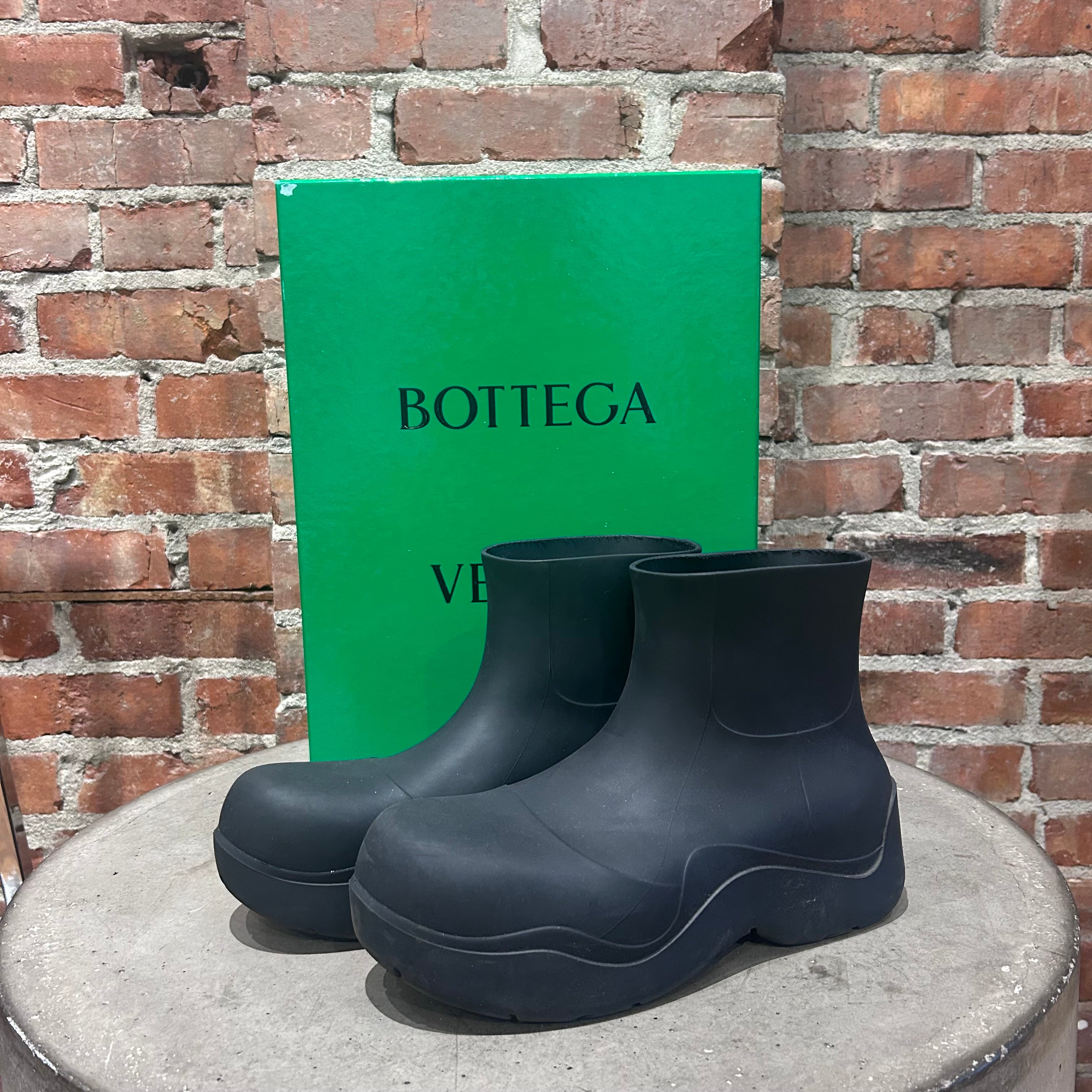BOTTEGA VENETA PUDDLE BOOTS 'BLACK' – Sadō Room