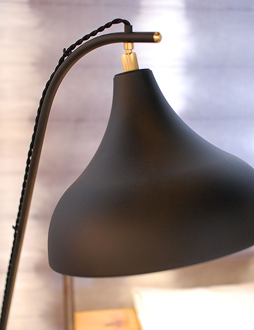 ギャンブリング フロアランプ | アプロス(APROZ) | おしゃれな家具通販