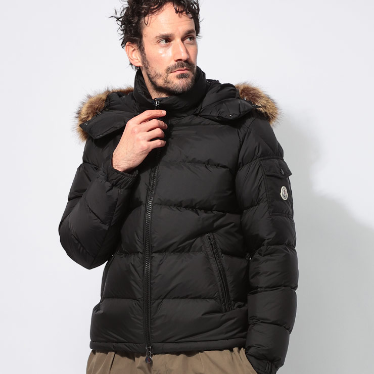 MONCLER（モンクレール） ファーフード着脱 肩ポケット付き ショート