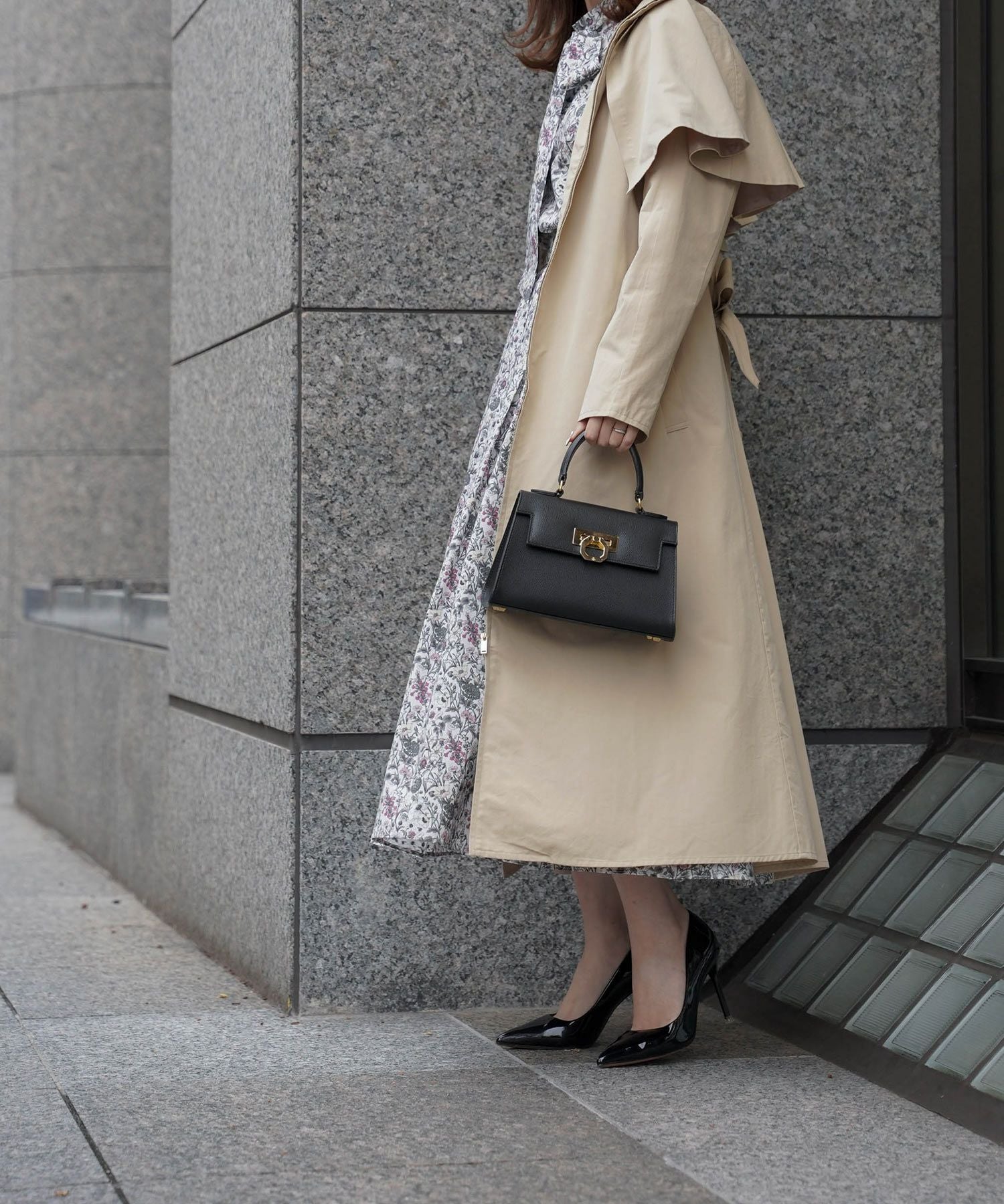 SPRING-SALE フロントジップ ケープ トレンチコート HUIT 全2色