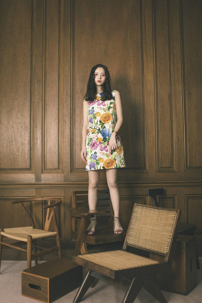 齋藤飛鳥がエレガンスを纏う。ピンクと花で色めくドルチェ＆ガッバーナ