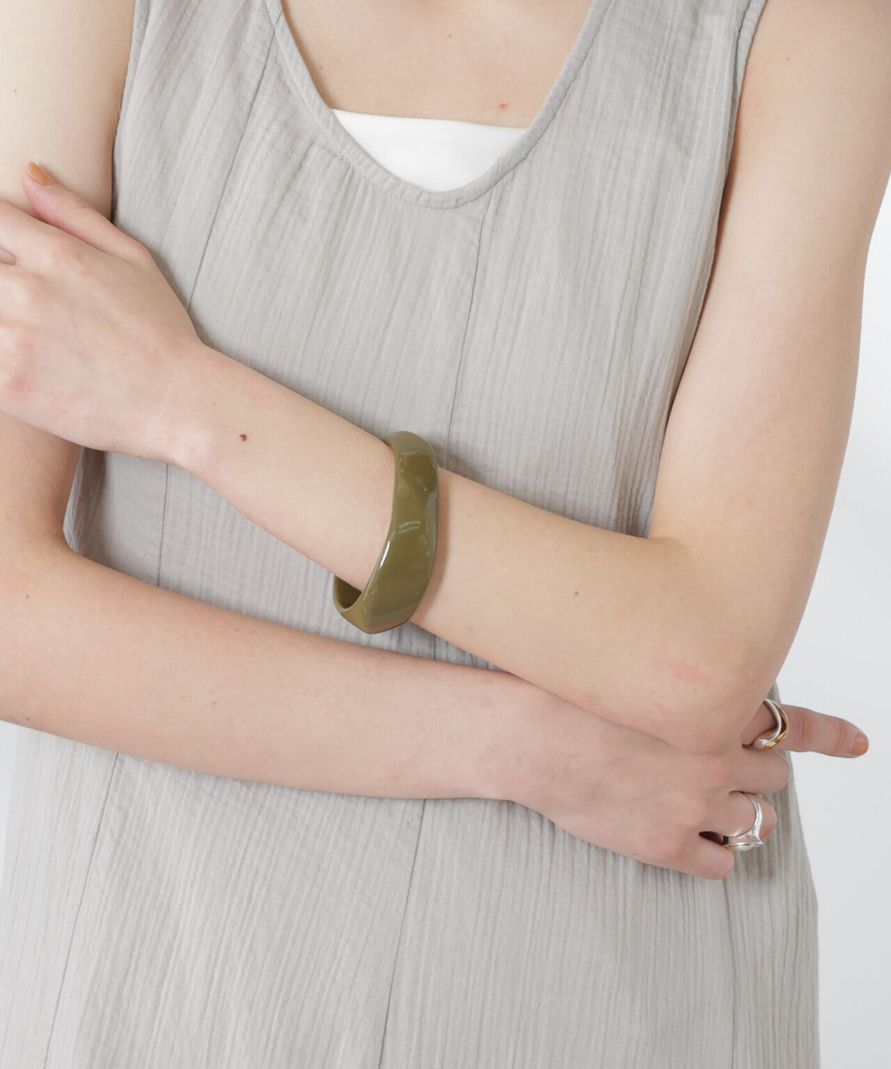 ワイド マーブル バングル