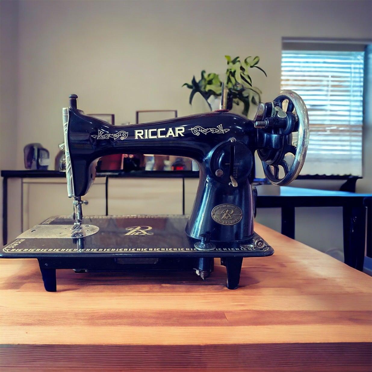 RICCAR(リッカー)ニードルパンチミシン「糸のいらない不思議なミシン