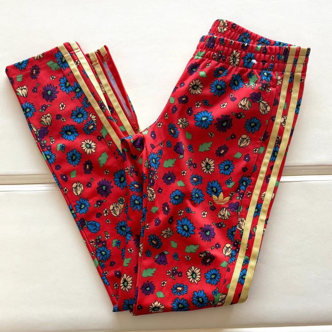 2026年最新】しかじかのadidasの人気アイテム - メルカリ