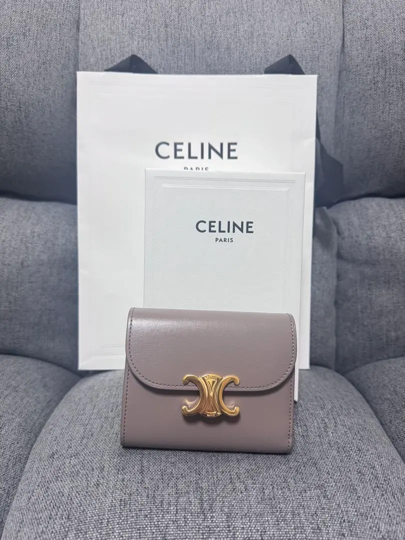 2026年最新】セリーヌ 財布 トリオンフ ペブルの人気アイテム - メルカリ