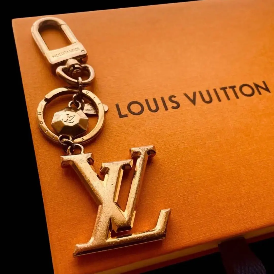 2026年最新】ルイヴィトン ポルトクレ LVファセットの人気アイテム