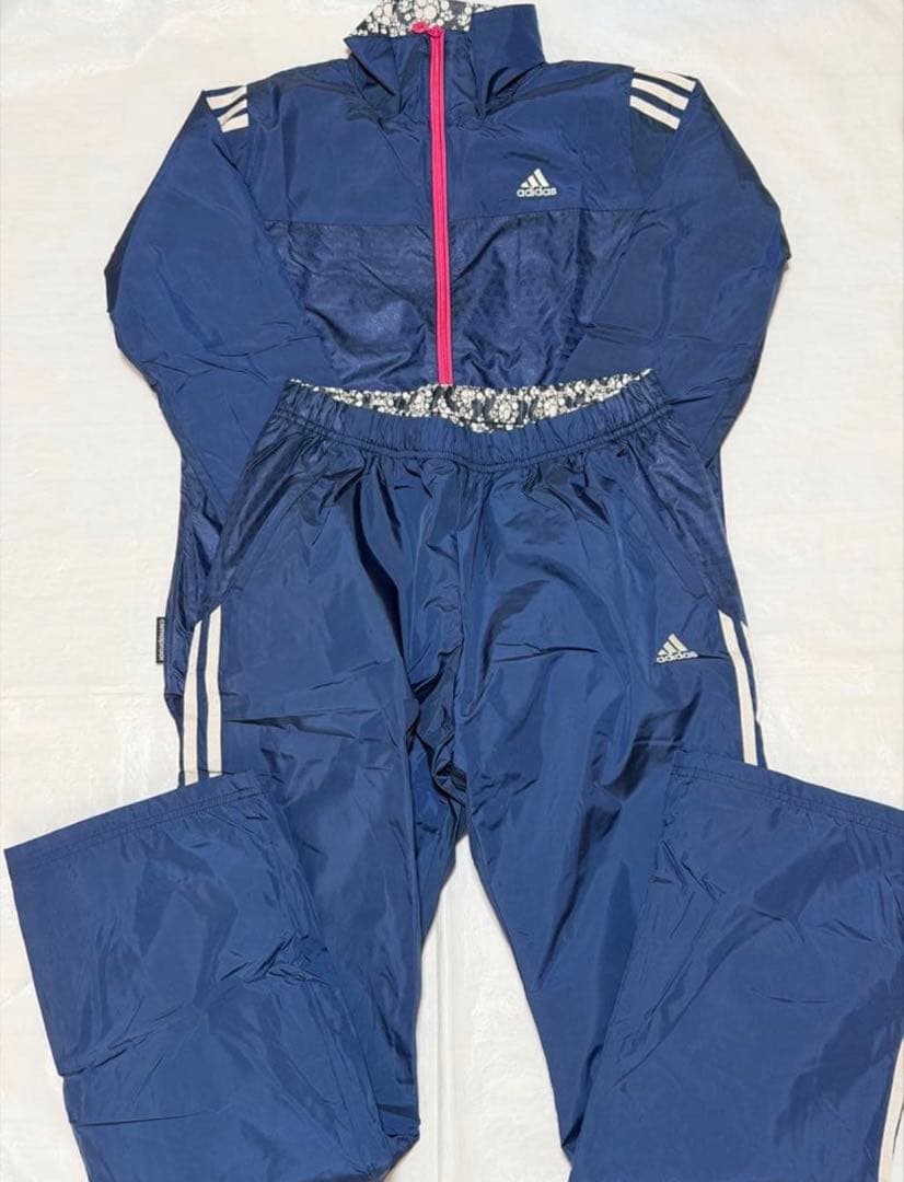 新品タグ付き adidas アディダス レディース セットアップ ジャージ adidas（アディダス） クロス薄手 ジャージ 上下 レディース