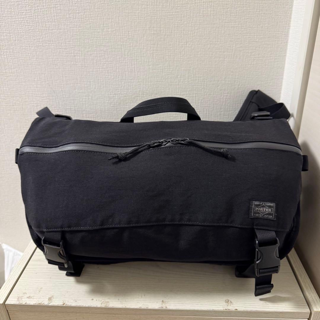 【新品同様】PORTER ポーター クランカーズ メッセンジャーバッグ（S）　黒 KLUNKERZ(クランカーズ) SHOULDER BAG(S) | 吉田カバンホームページ