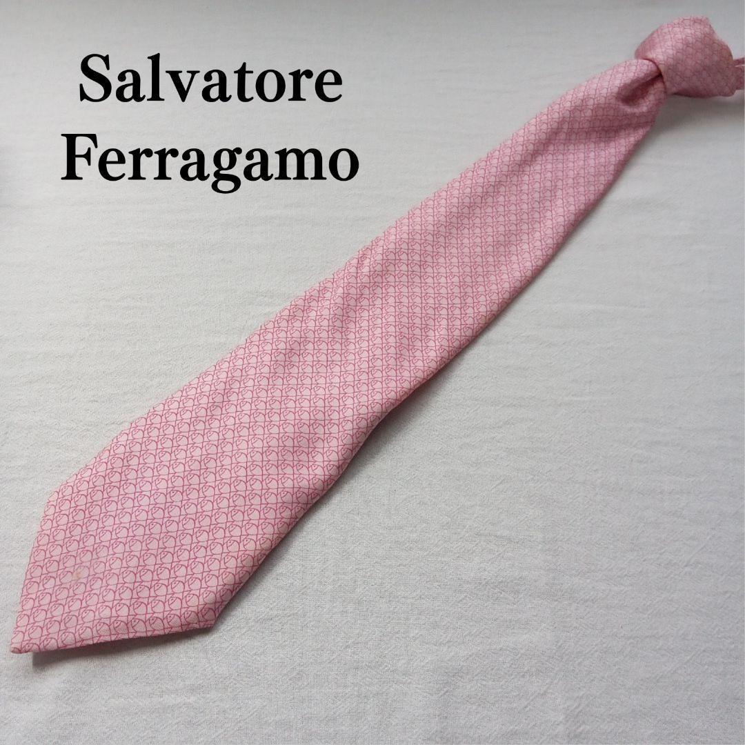 フェラガモ ネクタイ ピンク 幾何学模様 魚柄 シルク イタリア製