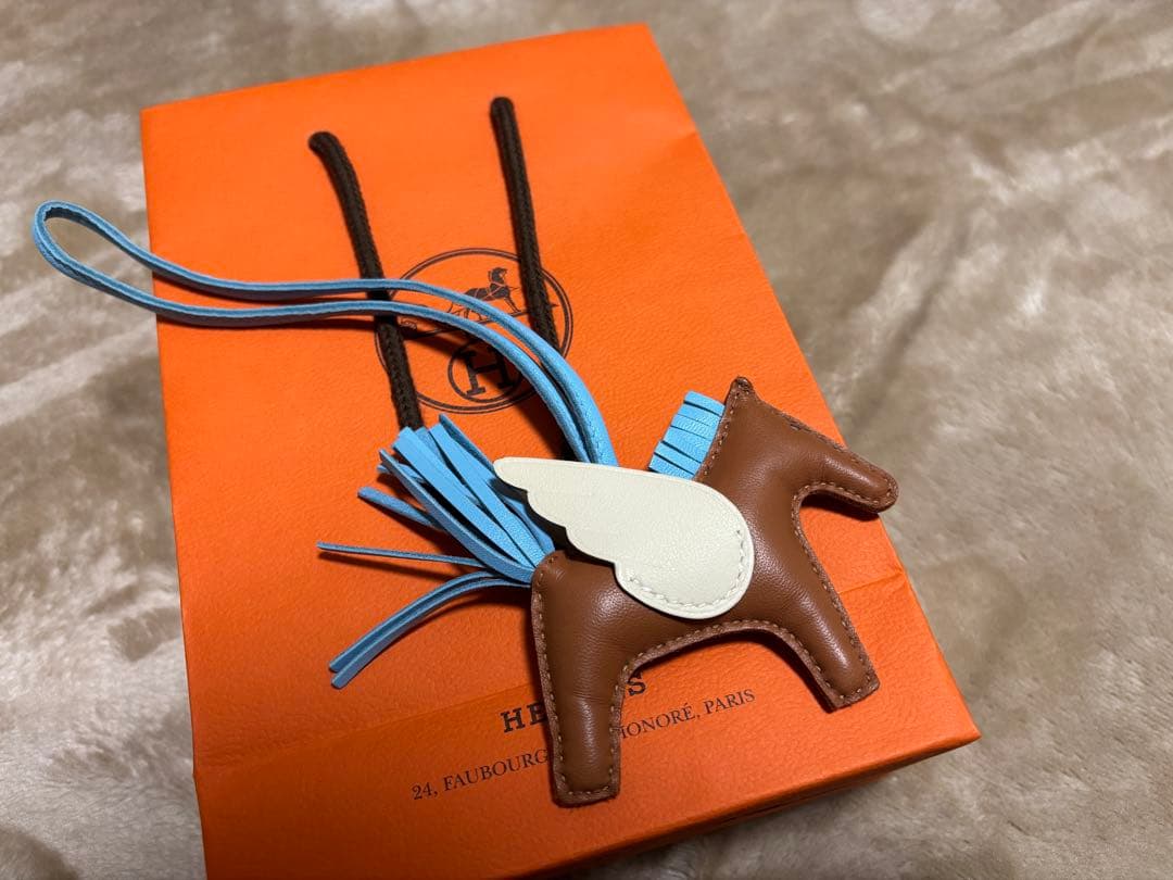 HERMES ペガサスチャーム　PM 楽天市場】エルメス Hermes ロデオチャームPM ペガサス ピンク系 箱