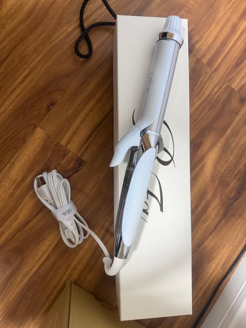 Refaホワイトカールヘアアイロン 32mm おひとり様1点まで】リファ カールアイロンプロ 32 / リファ(ヘア