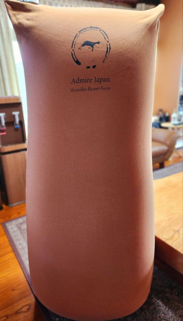 ヨギボーマックス　ヨギボー限定品　馬モチーフ　馬グッズ CMでお馴染みの名馬“アドマイヤジャパン”が、大阪御堂筋のYogiboストア