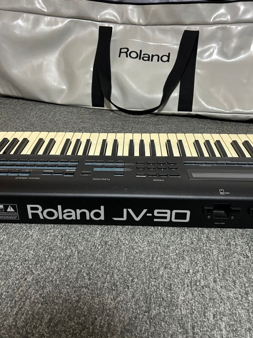 Roland JV-90 ローランド シンセサイザー ケース付き 動作確認済み