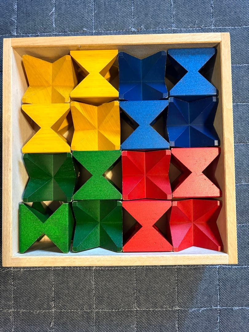 ネフスピール　木製知育パズルセット ネフスピール ネフ社 naef 【正規輸入品】【国産収納木箱付き