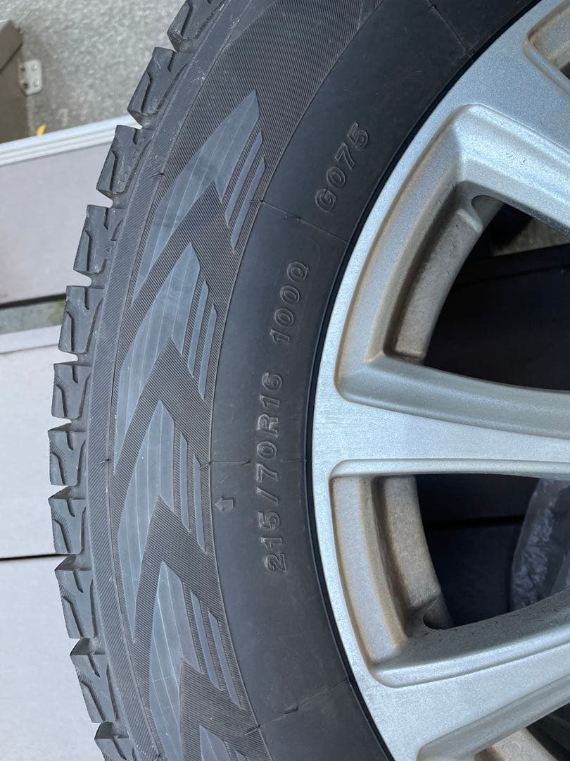 215/70R16 スタッドレスタイヤ 16インチ 楽天市場】215／70R16 スタッドレス（スタッドレスタイヤ・ホイール