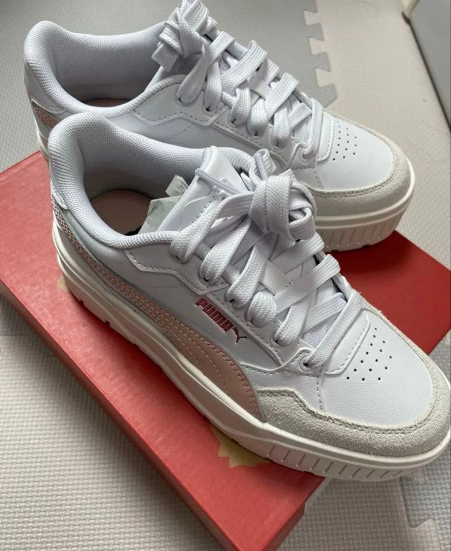 専用　PUMA スニーカー 22.5cm カルメン　ホワイト/ピンク