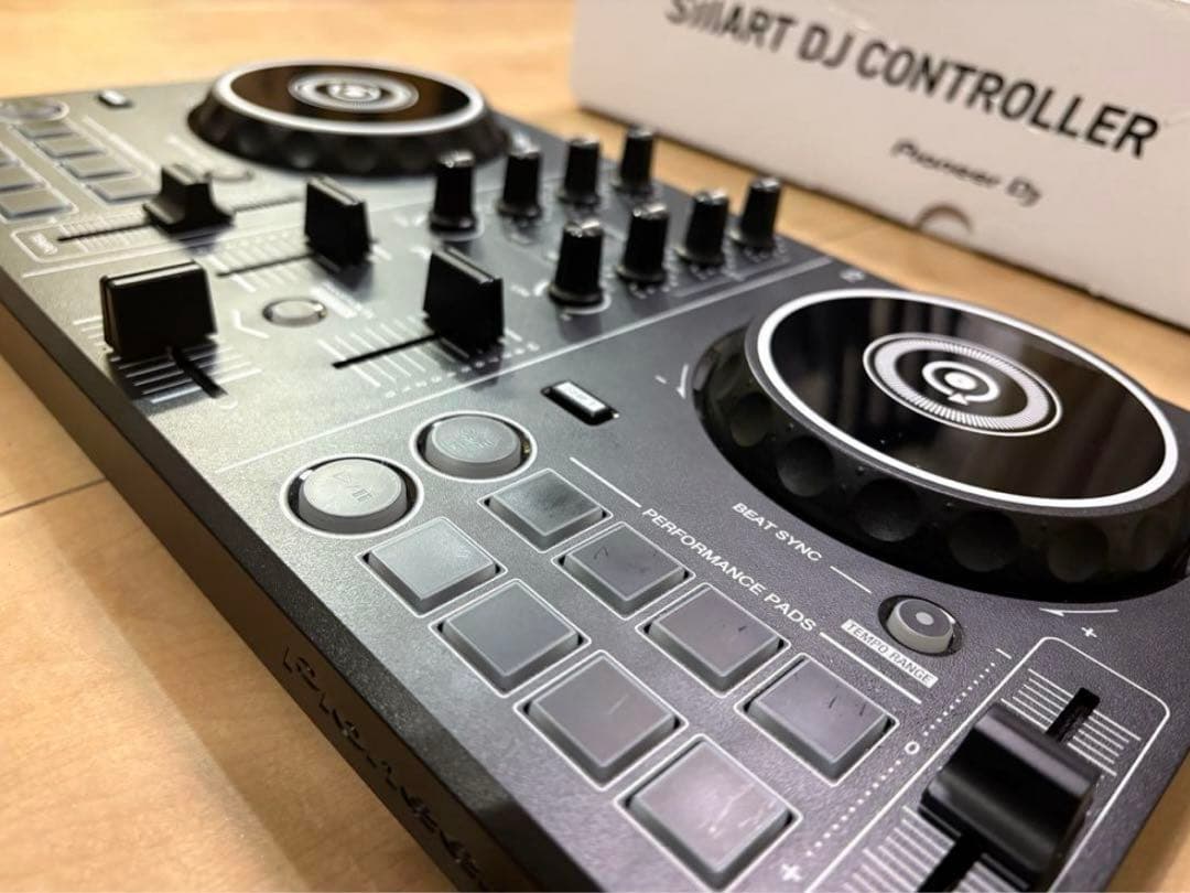 初心者に最適！Pioneer DDJ-200【Bluetooth対応付属品完備】 Amazon.com: Pioneer DDJ-200 2-Channel Smart DJ Controller Bundle
