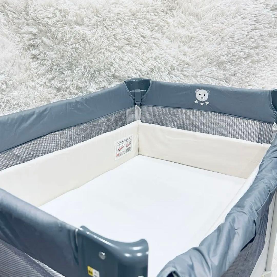 【美品】アップリカ　ココネル　エアー　AB 現行モデル　グレー　ベアー アップリカ（Aprica） ココネルエアー AB ベビーベッド グレーベアー