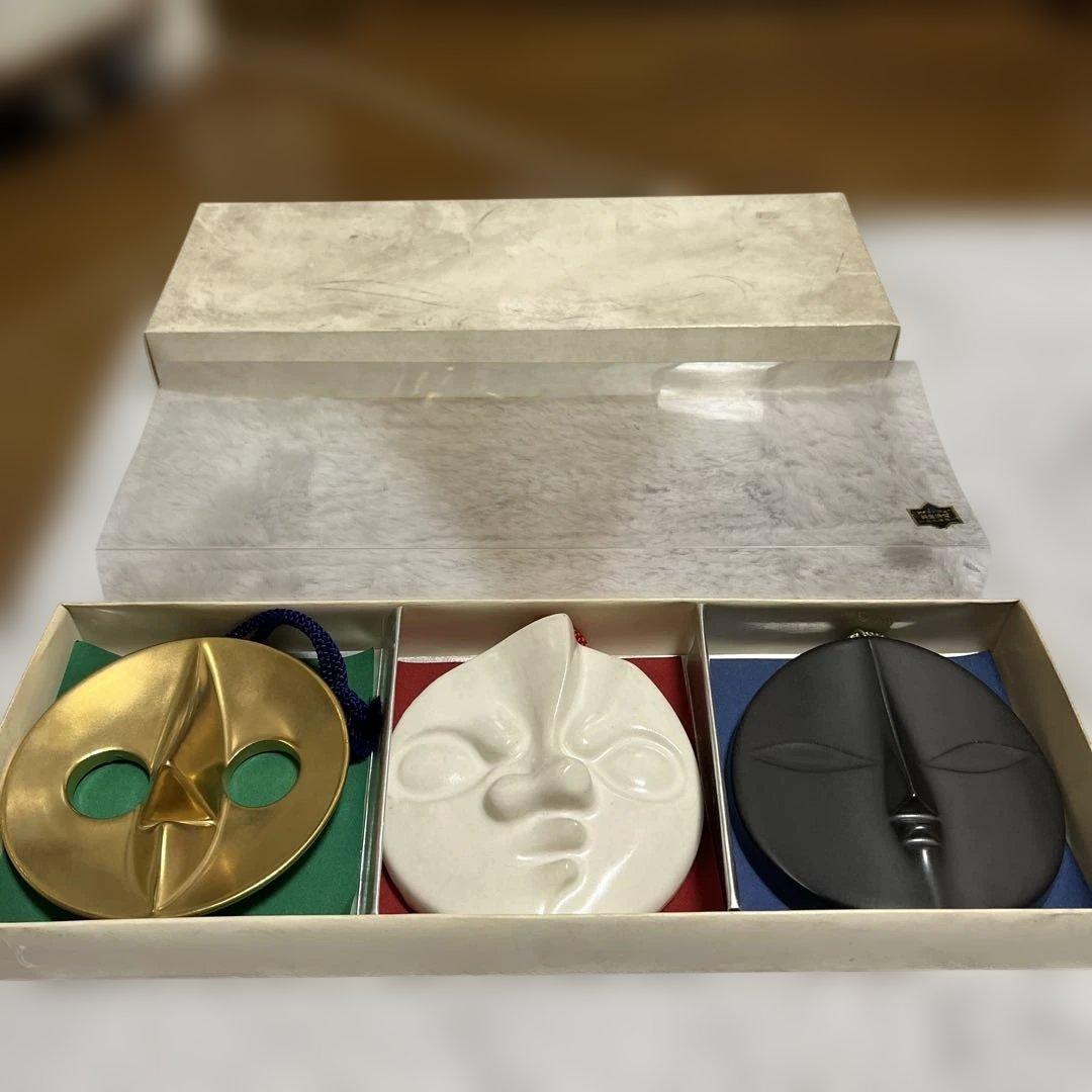 信楽焼岡本太郎太陽の顔日本万国博覧会記念セット箱入り Yahoo!オークション -「岡本太郎 太陽の顔」(アンティーク