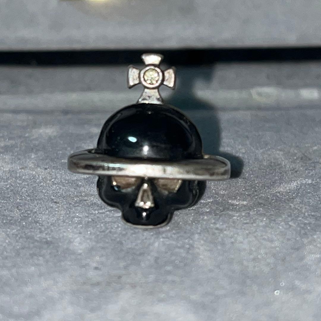 ヴィヴィアンウエストウッド　スカルオーブリング　ヴィンテージ　ダメージ有 vivienne westwood パイレーツ スカル オーブ リング - メルカリ