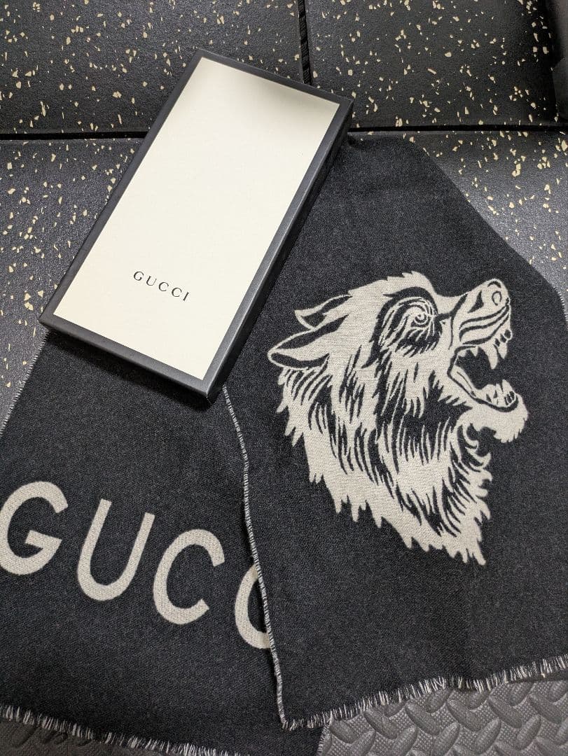 GUCCI グッチマフラーウルフストールリバーシブル GUCCI（グッチ） ストール マフラー メンズ レディース 男女兼用 GG柄