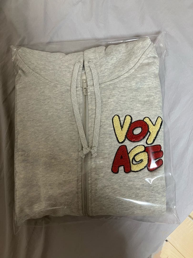 なにわ男子 VoyAGE ジップパーカー - メルカリ