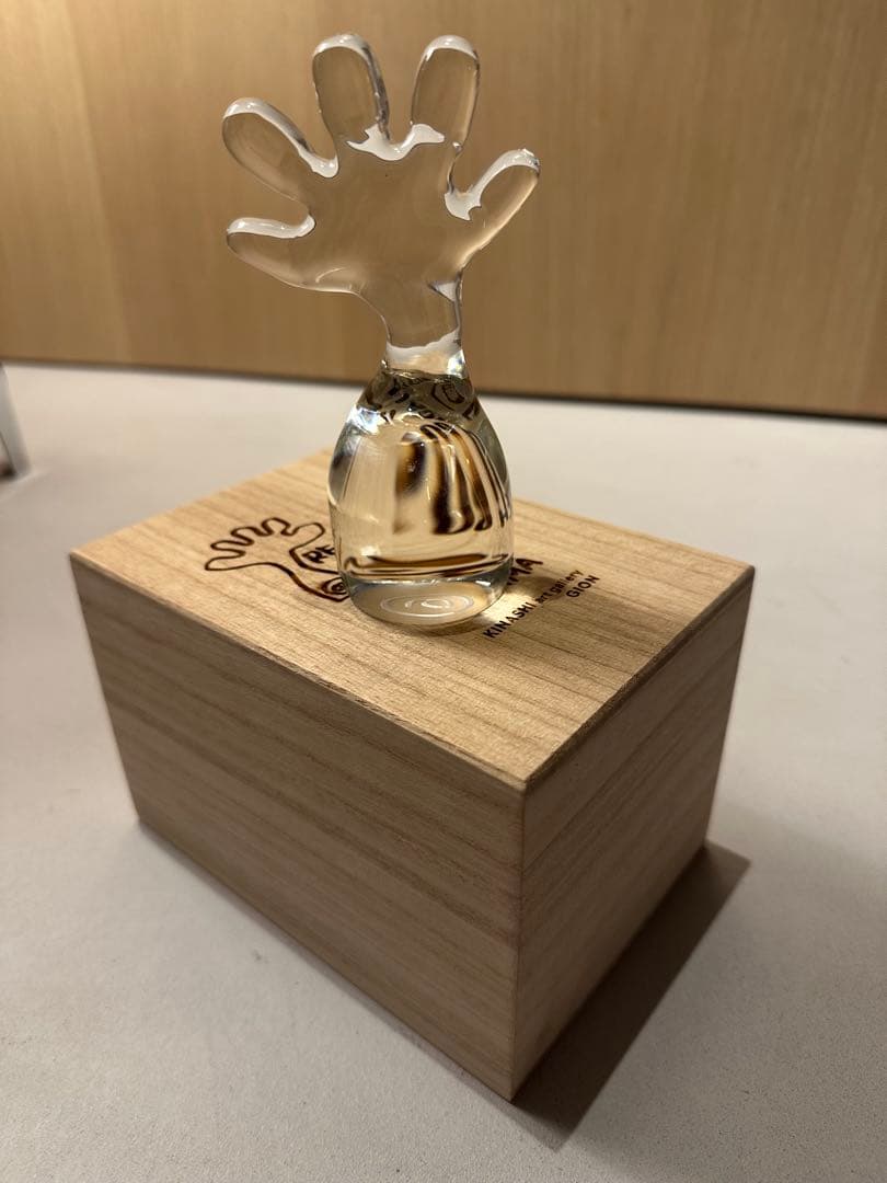 REACH OUT Glass KINASHI 富山製　木梨憲武 木梨憲武の遊び心溢れる約200点のアート作品を展示 | チケットぴあ