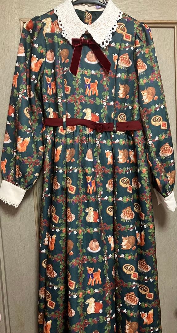 axes femme kawaii 森のケーキ屋さん柄ワンピース グリーン - メルカリ