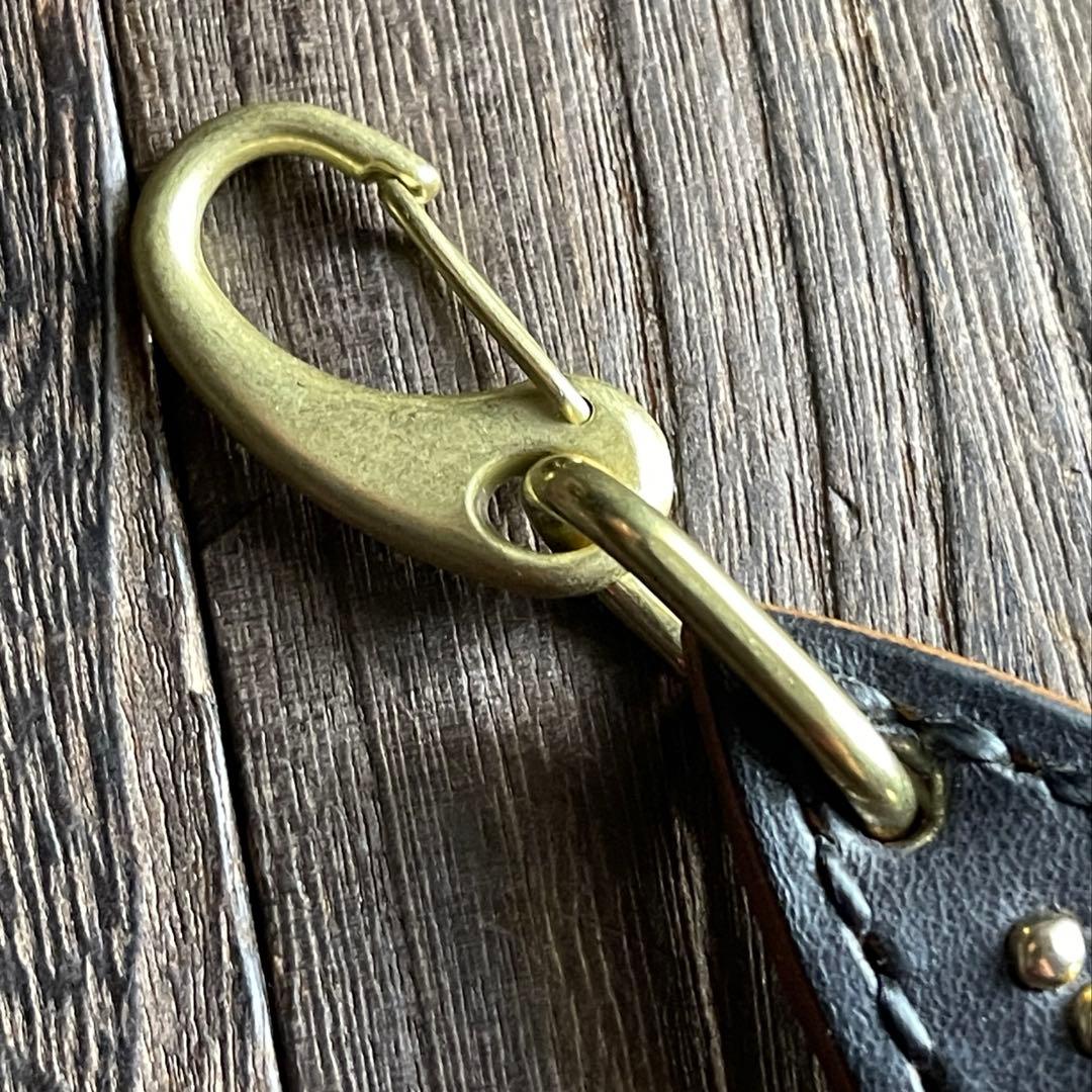 サーフスタッズキーホルダー 真鍮MIX 牛ヌメ 茶芯HTC CALEE - メルカリ