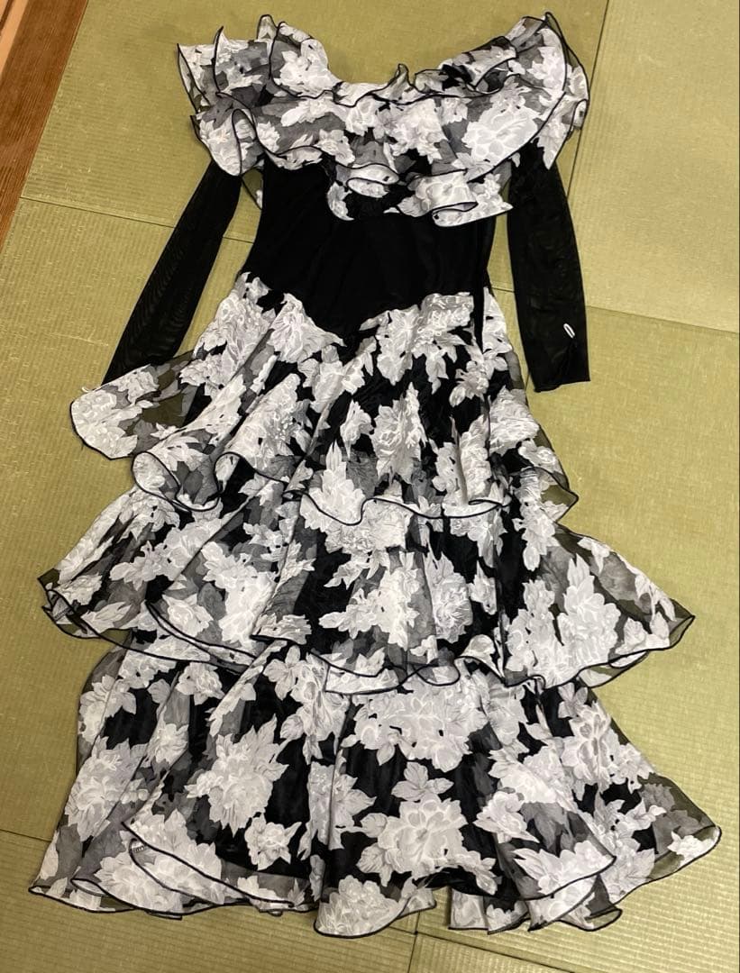 社交ダンス用黒白花柄ドレス 楽天市場】社交ダンス サイズ S M L XL 2XL ラテン衣装 モダンドレス